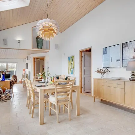 Sahid - 20m From The Sea By Interhome בית נופש Klint